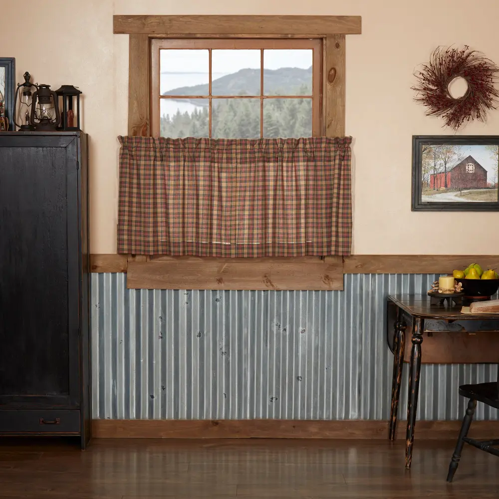 Crosswoods Tier Set of 2
